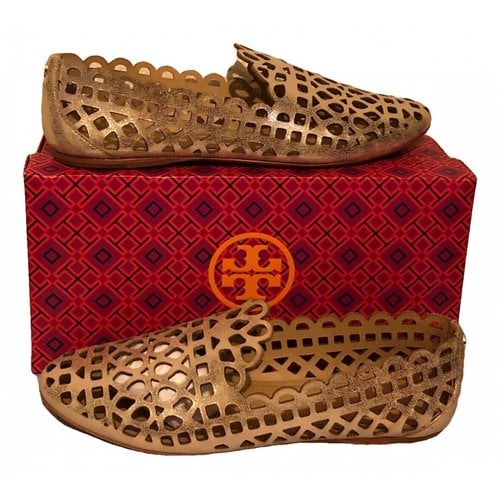 Pre-owned Tory Burch Leather Flats In Metallic