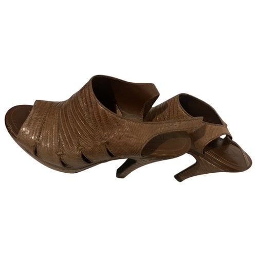Pre-owned Tod's Leather Heels In Camel