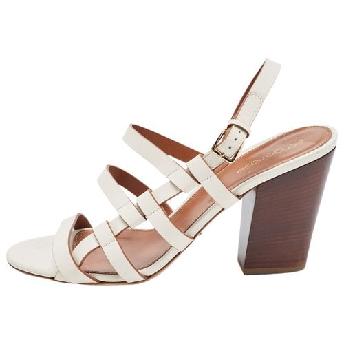 Pre-owned Sergio Rossi Patent Leather Sandal In White