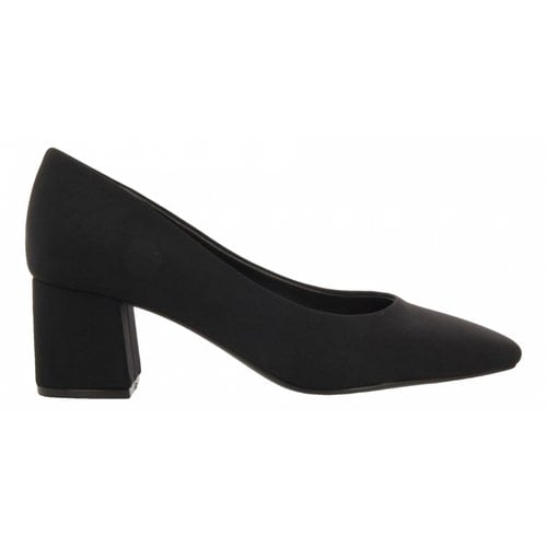 Pre-owned Gioseppo Leather Heels In Black