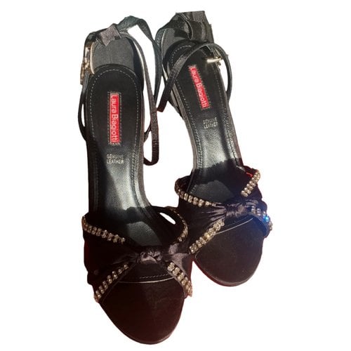 Pre-owned Laura Biagiotti Glitter Heels In Black