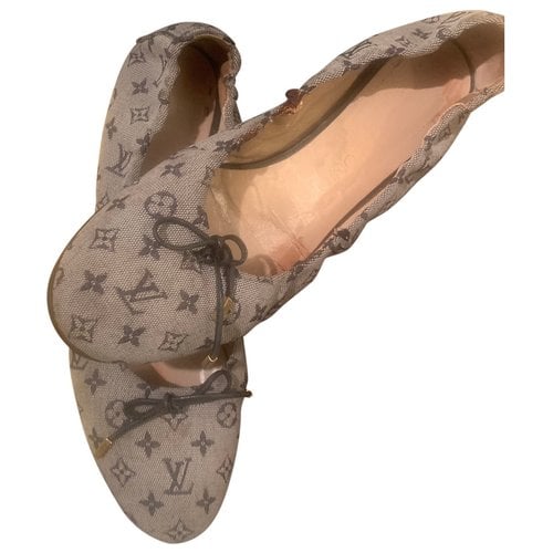Pre-owned Louis Vuitton Cloth Ballet Flats In Grey