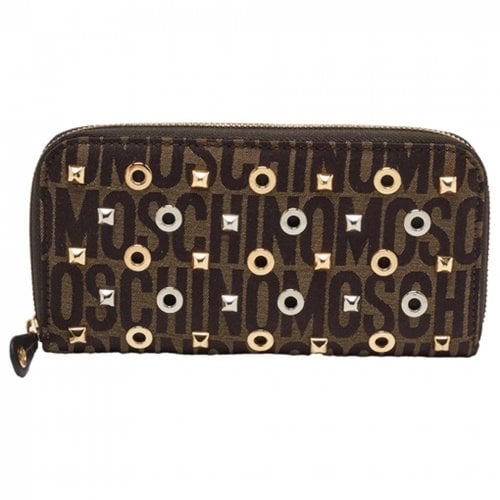 Pre-owned Moschino Cloth Wallet In Brown