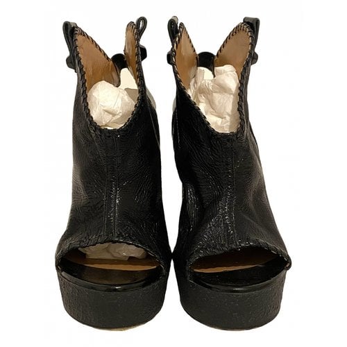 Pre-owned Viktor & Rolf Patent Leather Heels In Black