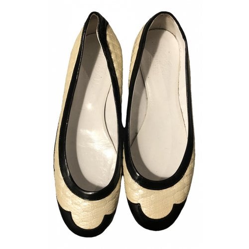 Pre-owned Hogan Ballet Flats In White