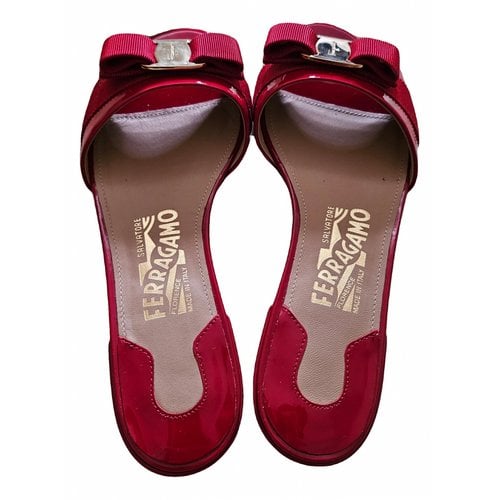 Pre-owned Ferragamo Leather Mules In Red