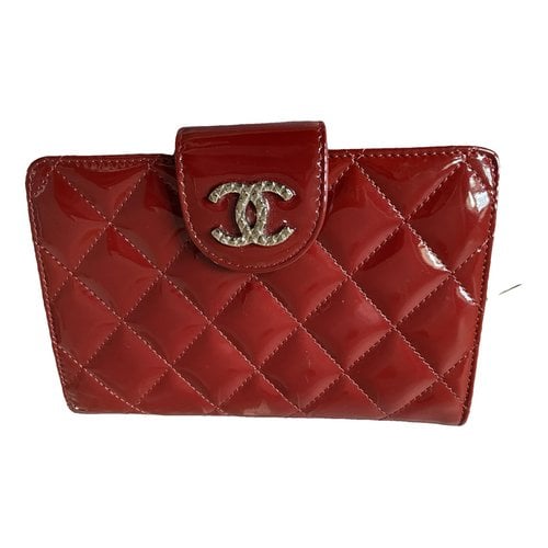 Pre-owned Chanel Patent Leather Wallet In Red