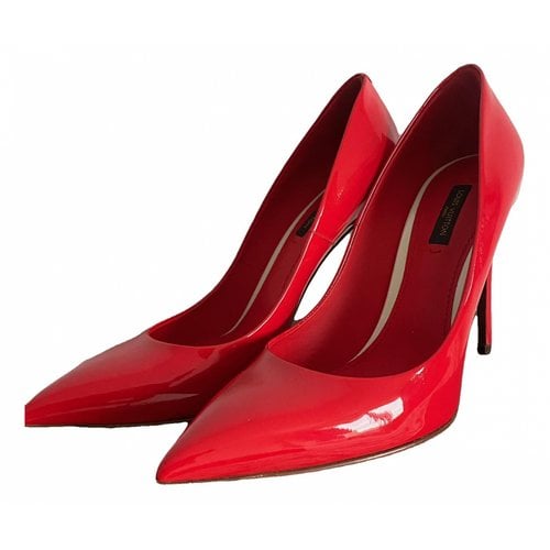 Pre-owned Louis Vuitton Chã©rie Patent Leather Heels In Red