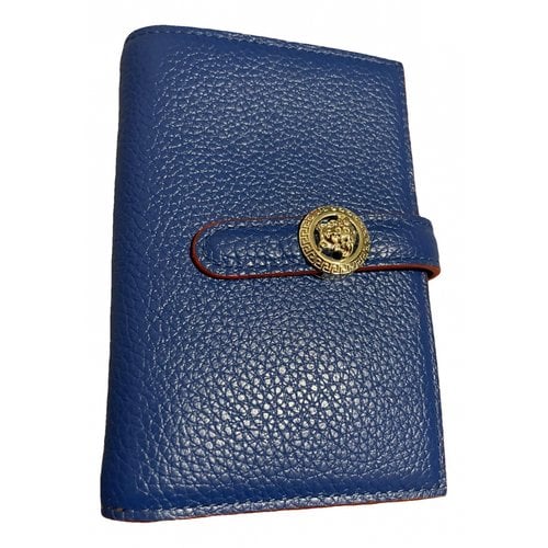 Pre-owned Versace La Medusa Leather Wallet In Blue