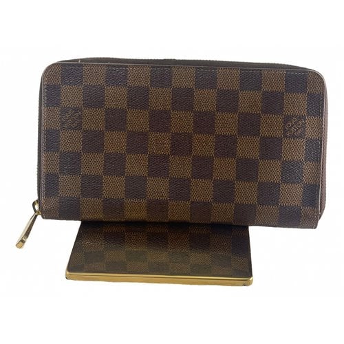 Pre-owned Louis Vuitton Zippy Leather Wallet In Brown
