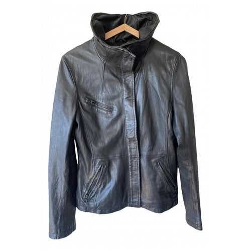 Pre-owned Ikks Leather Short Vest In Black
