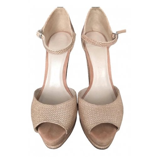 Pre-owned Hoss Intropia Leather Heels In Camel