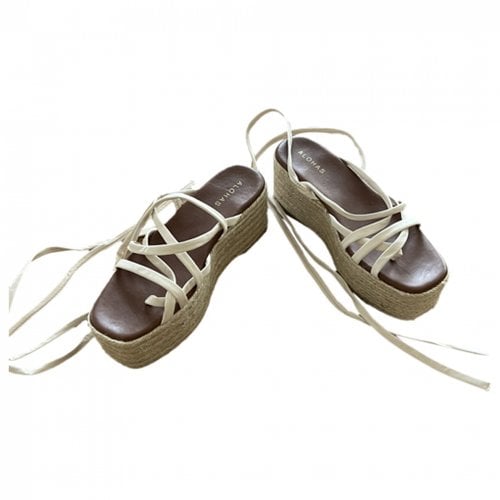 Pre-owned Alohas Leather Lace Ups In White