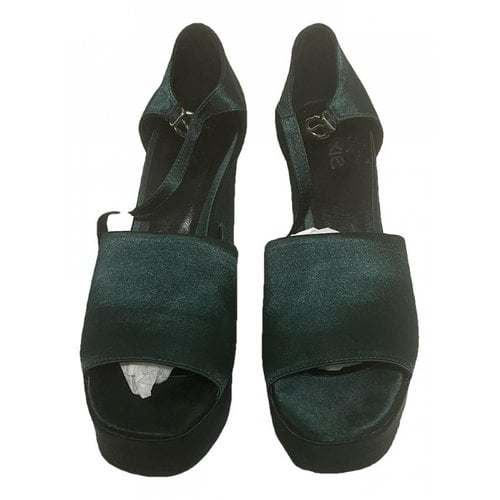 Pre-owned Dixie Sandals In Green
