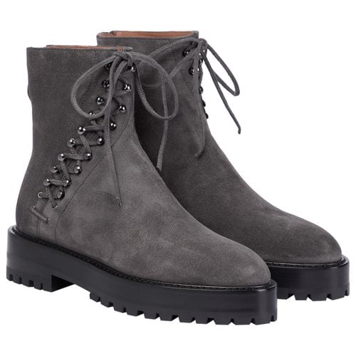 Pre-owned Alaïa Leather Boots In Grey