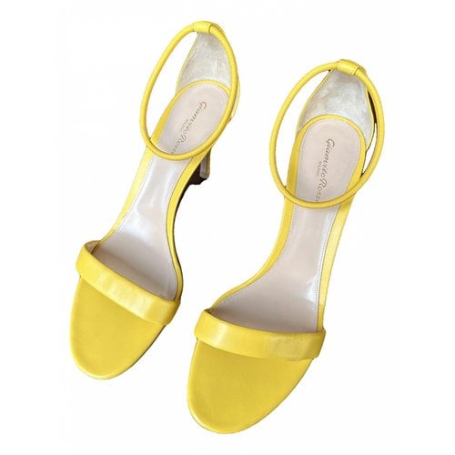 Pre-owned Gianvito Rossi Leather Heels In Yellow