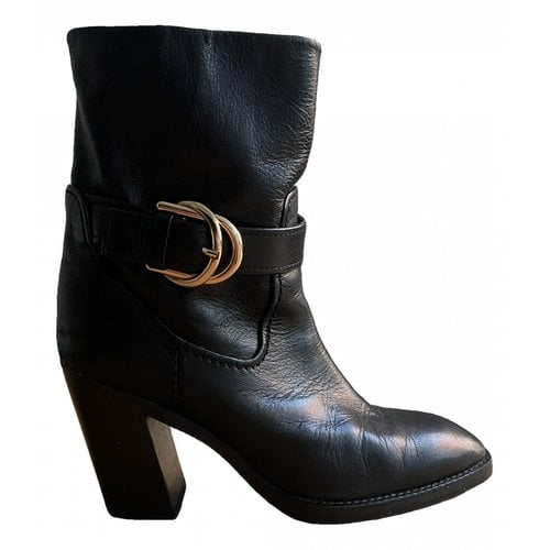Pre-owned Stuart Weitzman Leather Boots In Black