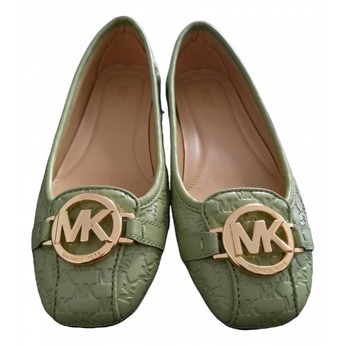 Pre-owned Michael Kors Leather Flats In Green