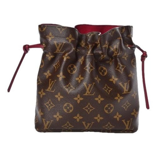 Pre-owned Louis Vuitton Noe Leather Clutch Bag In Brown