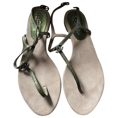 Pre-owned Chanel Slingback Leather Flip Flops In Green