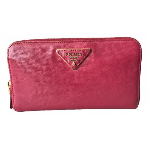 Pre-owned Prada Diagramme Leather Wallet In Pink