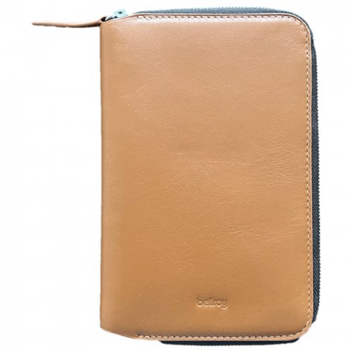 Pre-owned Bellroy Leather Purse In Beige