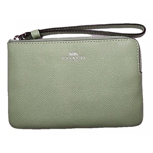 Pre-owned Coach Leather Wallet In Green