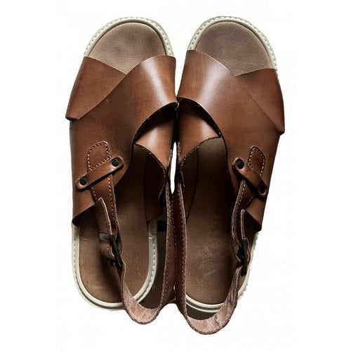 Pre-owned Yerse Leather Sandals In Camel