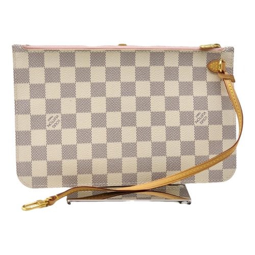 Pre-owned Louis Vuitton Neverfull Clutch Bag In White