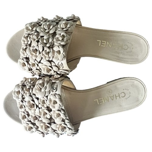 Pre-owned Chanel Leather Sandal In Beige