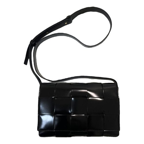 Pre-owned Bottega Veneta Cassette Leather Crossbody Bag In Black