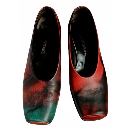 Pre-owned Issey Miyake Leather Heels In Red