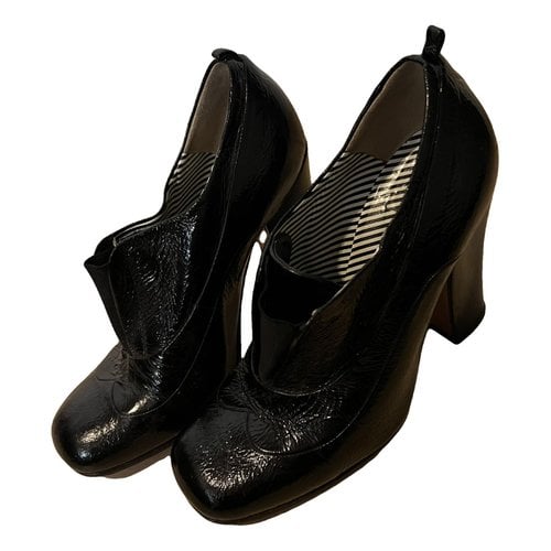 Pre-owned Moschino Leather Heels In Black