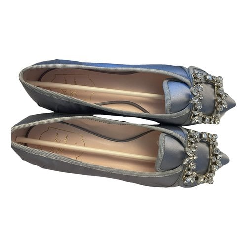 Pre-owned Roger Vivier Leather Flats In Silver