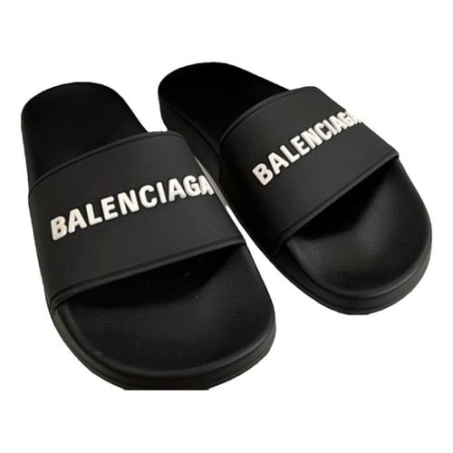Pre-owned Balenciaga Flip Flops In Black