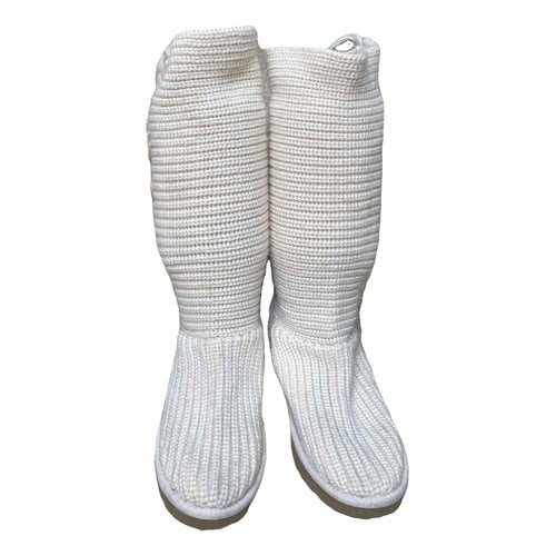Pre-owned Ugg Cloth Snow Boots In White
