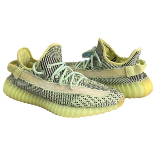 Pre-owned Yeezy X Adidas Low Trainers In Yellow