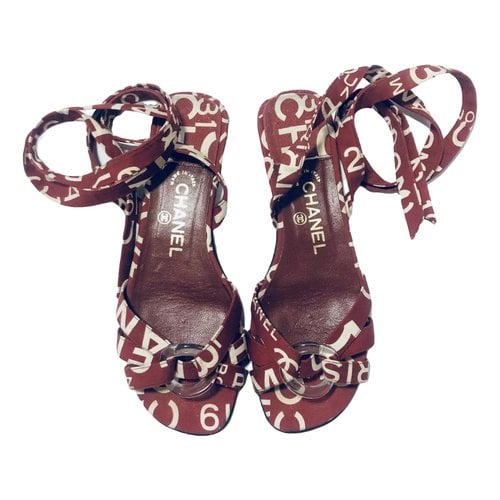 Pre-owned Chanel Cloth Sandal In Red