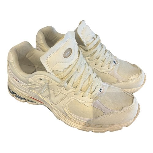 Pre-owned New Balance Leather Low Trainers In White