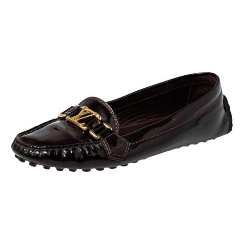Pre-owned Louis Vuitton Dauphine Leather Flats In Burgundy