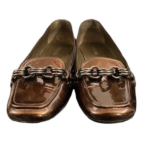 Pre-owned Prada Patent Leather Flats In Brown