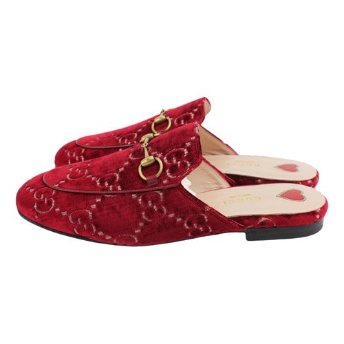 Pre-owned Gucci Princetown Velvet Sandal In Red