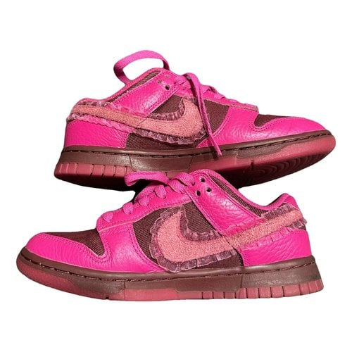 Pre-owned Nike Sb Dunk Low Cloth Trainers In Pink