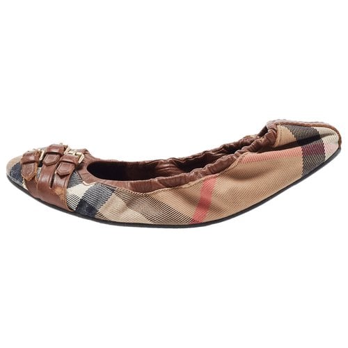 Pre-owned Burberry Leather Flats In Brown