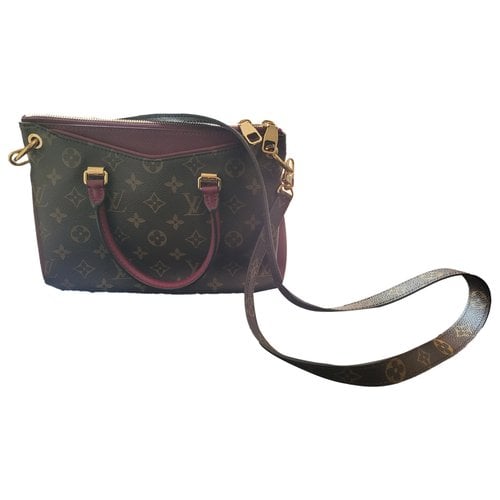 Pre-owned Louis Vuitton Pallas Leather Crossbody Bag In Brown