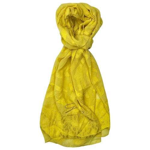 Pre-owned Genny Wool Scarf In Yellow