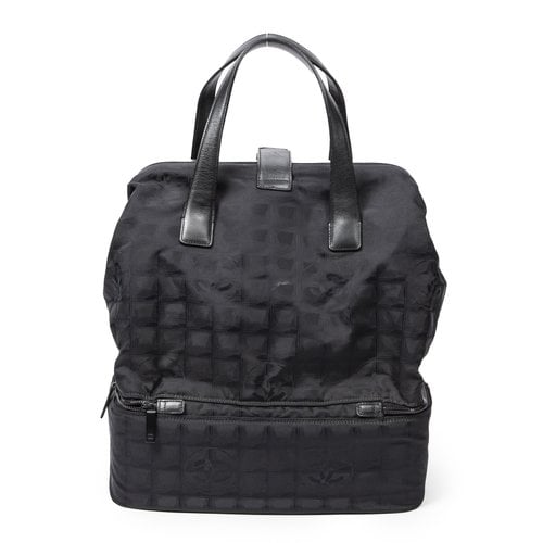 Pre-owned Chanel Handbag In Black