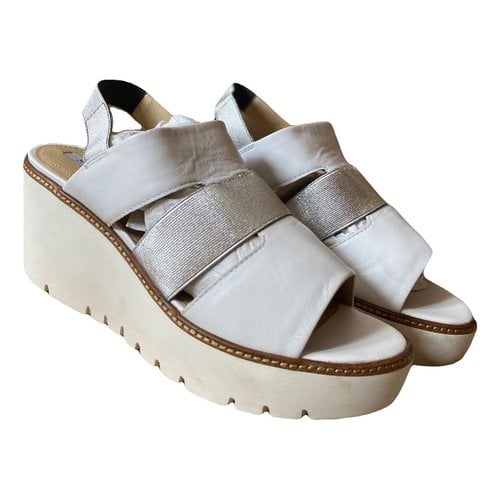 Pre-owned Geox Leather Sandals In White