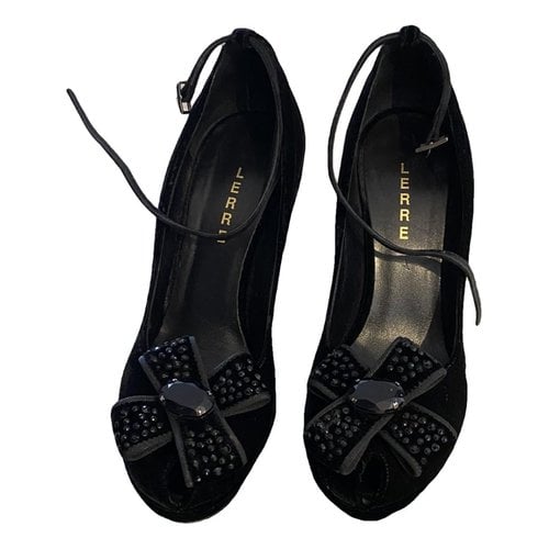 Pre-owned Lerre Velvet Sandals In Black