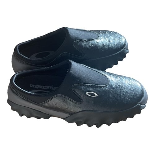 Pre-owned Oakley Leather Trainers In Black